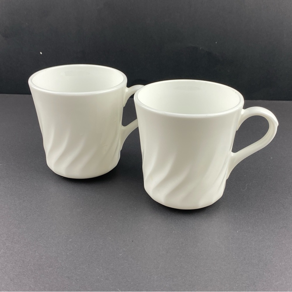 Vintage Corning Mugs Set of 2 8oz Cups White Swirl Pattern Microwave Safe